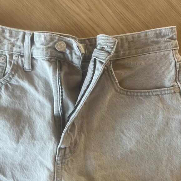 Madewell Relaxed Gray Denim Shorts Gray raw hem 27 - Picture 4 of 9